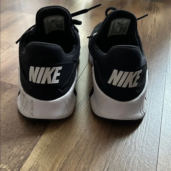 Nike Metcon 4 Black and White Training Shoes women size 9 - Picture 10 of 10